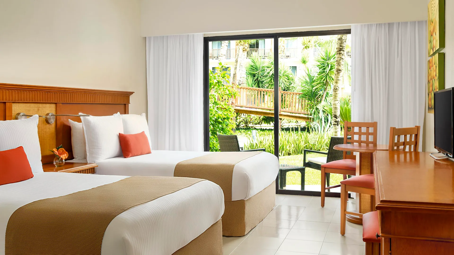 The Reef Coco Beach Resort & Spa Playa del Carmen