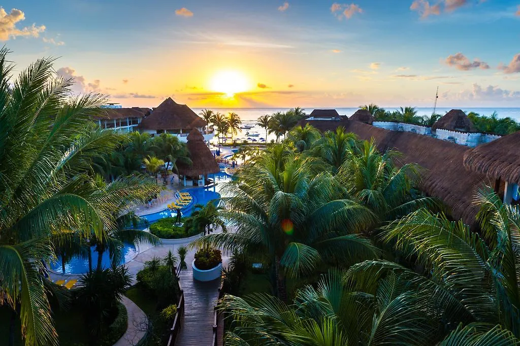 The Reef Coco Beach Resort & Spa Playa del Carmen 4*,